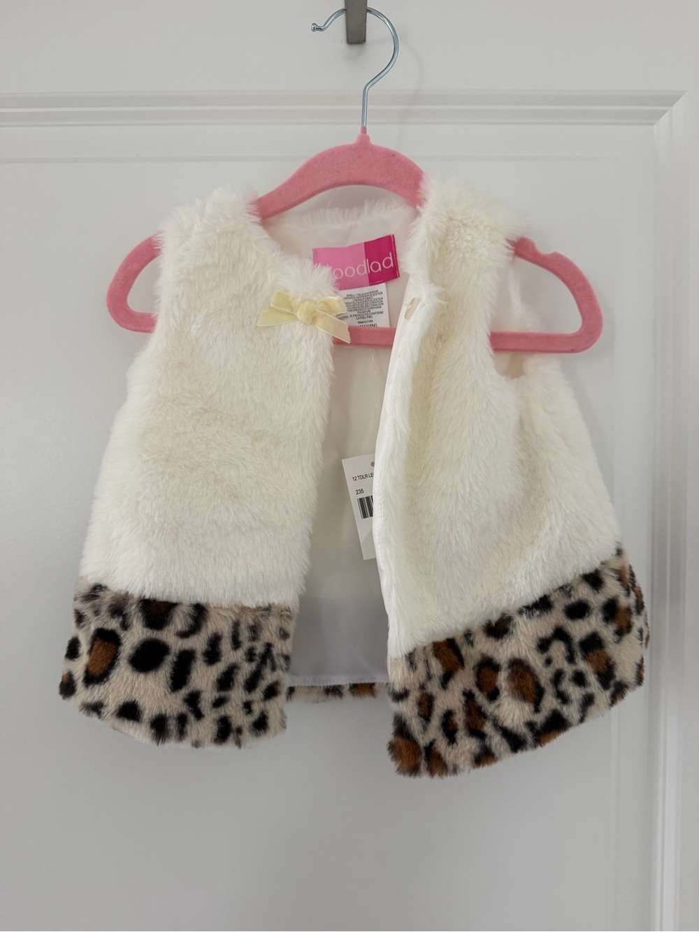 Good Lad Cream Faux Fur Vest with Leopard-Pattern Trim
